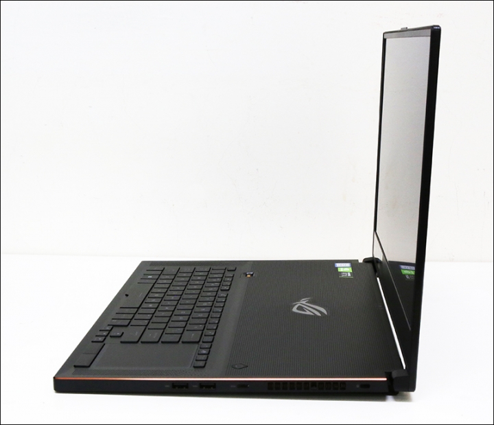 點我看大圖 華碩ROG GX701GWR 17吋電競筆電實際測試