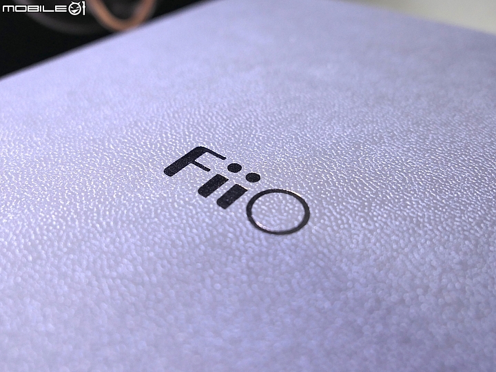 [開箱評測]FiiO FH7 可換線入耳式耳機/一圈四鐵五單元/MMCX/單晶銅鍍銀線/低中高調音濾網～給您滿滿的可玩性！