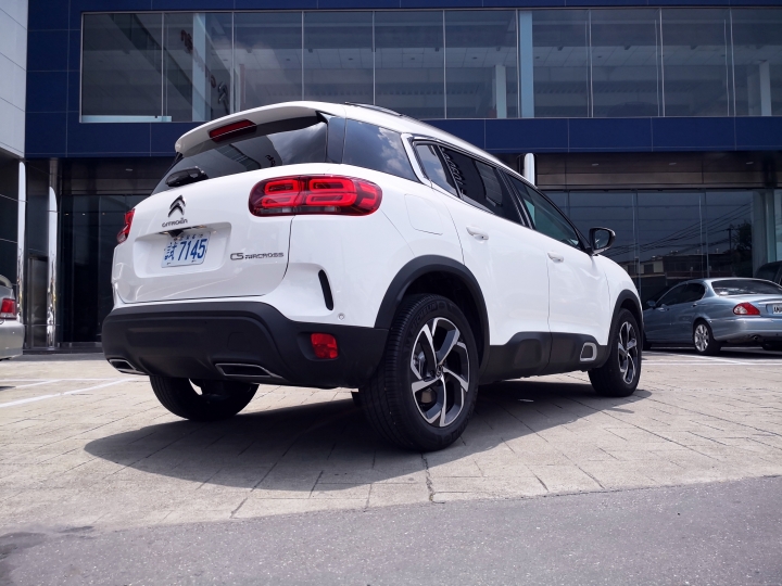 親自來體驗白色Citroen C5 Aircross