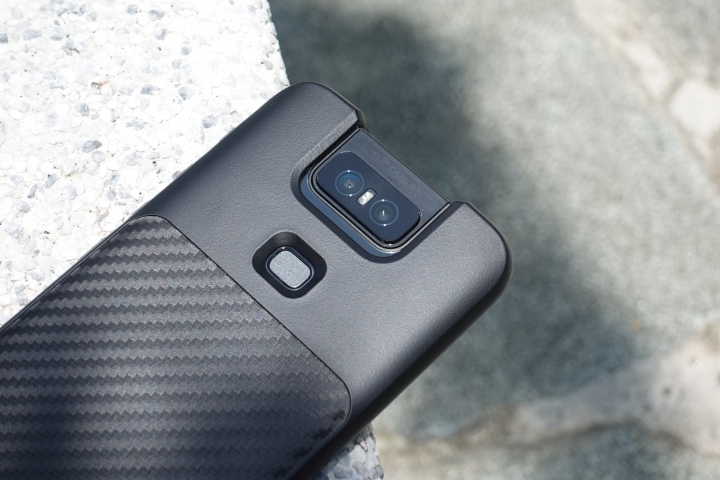 犀牛盾 SolidSuit、CrashGuard 防摔保護殼、耐衝擊保護貼 開箱體驗：ZenFone 6 最佳保鑣