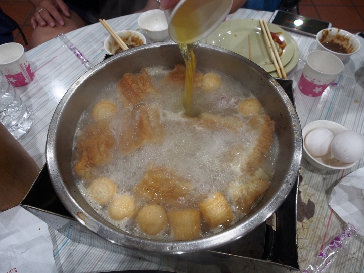 [食記] 臺南市 中西區 富香沙茶爐 — 南臺灣沙茶爐，傳統的火鍋吃法