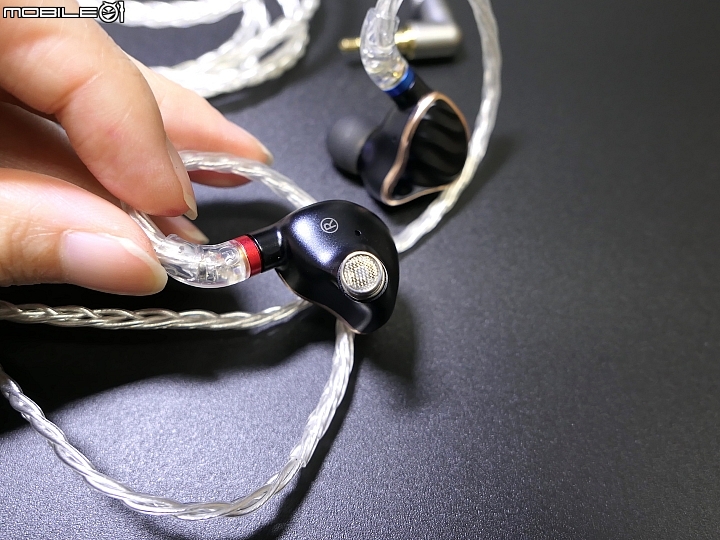 [開箱評測]FiiO FH7 可換線入耳式耳機/一圈四鐵五單元/MMCX/單晶銅鍍銀線/低中高調音濾網～給您滿滿的可玩性！
