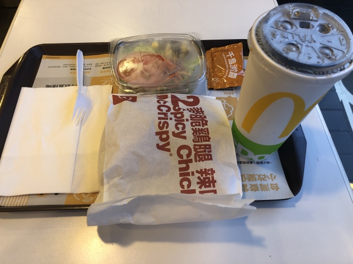 崩潰一天後的麥脆雞