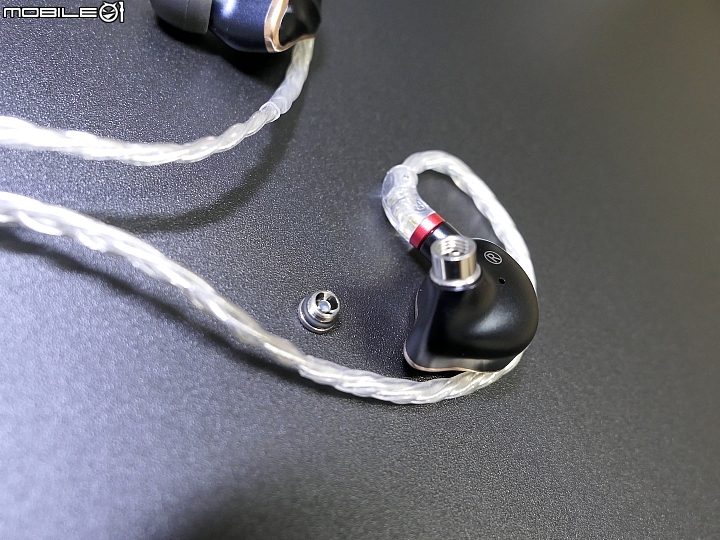[開箱評測]FiiO FH7 可換線入耳式耳機/一圈四鐵五單元/MMCX/單晶銅鍍銀線/低中高調音濾網～給您滿滿的可玩性！
