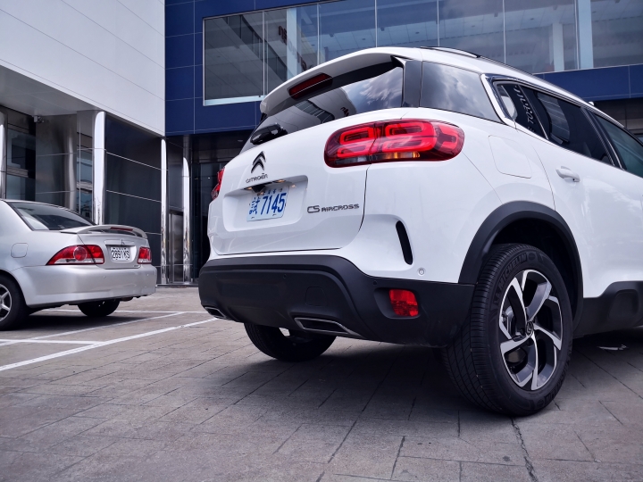 親自來體驗白色Citroen C5 Aircross