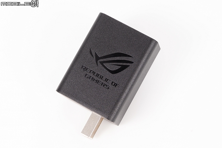 王者風範！ASUS ROG Phone II大全套開箱、初步效能測試