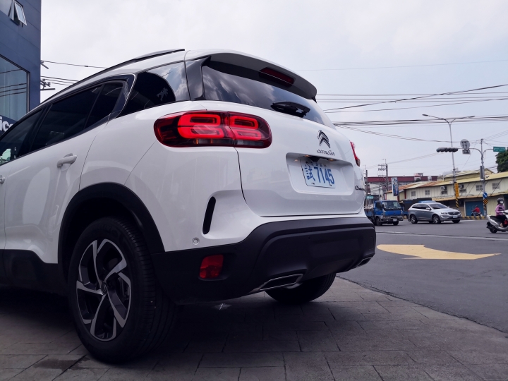 親自來體驗白色Citroen C5 Aircross