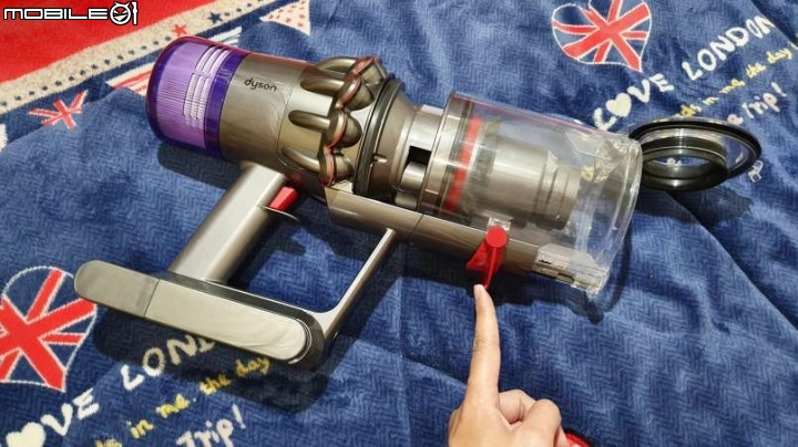 《Dyson V11™無線吸塵器》試用心得-懶人到最後也知道該打掃了