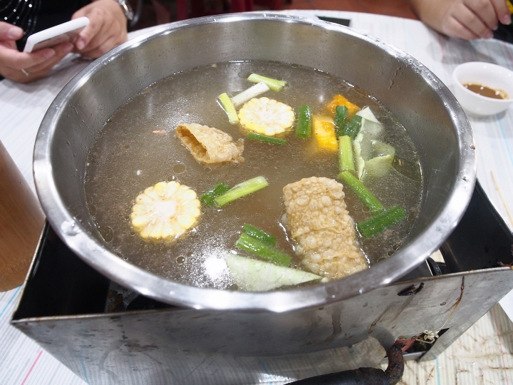 [食記] 臺南市 中西區 富香沙茶爐 — 南臺灣沙茶爐，傳統的火鍋吃法