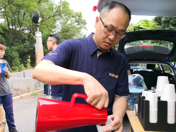 星期六限定的抗日咖啡