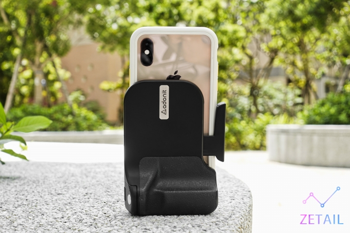 Adonit PhotoGrip Qi 藍牙 + 無線充電拍照握把 開箱體驗：一手掌握全世界