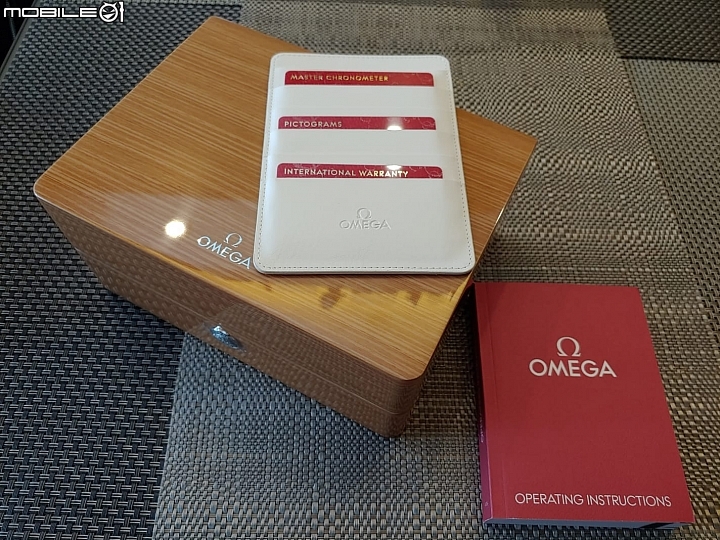 [開箱] Omega Seamaster Diver 300M 藍面藍膠帶
