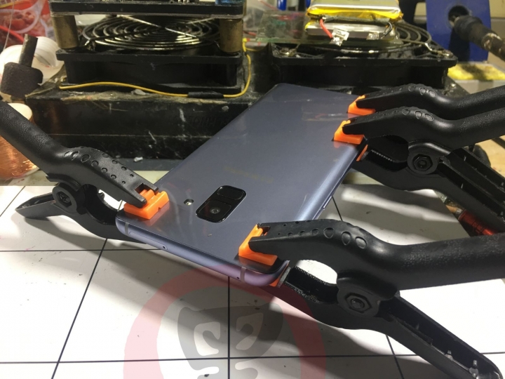Samsung A8+（A730F）不開機顯示受潮不充電維修