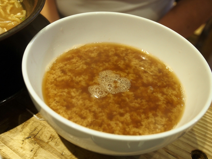 [食記] 臺北市 內湖區 武藤拉麵 － 外觀不起眼的店面，但有蝦味濃郁的美味拉麵