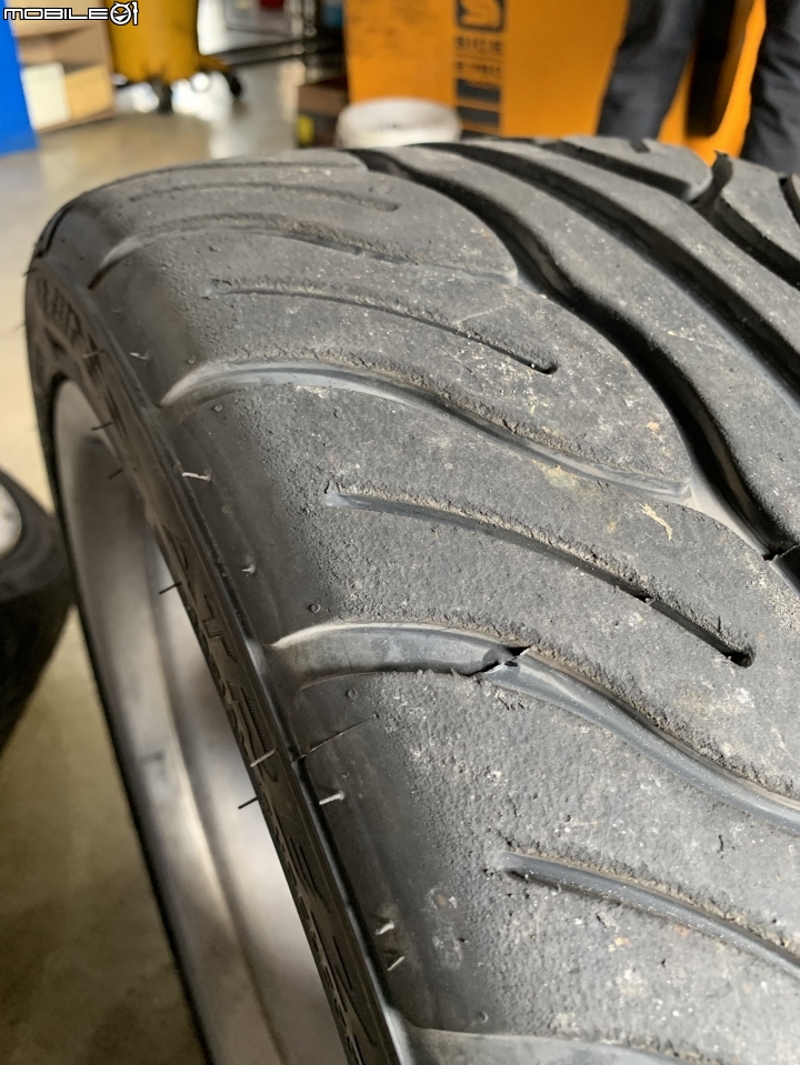BMW Z4 x Pilot Sport 4 磨耗分享 (賽道 x 散步團 x 通勤) 加映 E400 x 賽輪R01 Sport