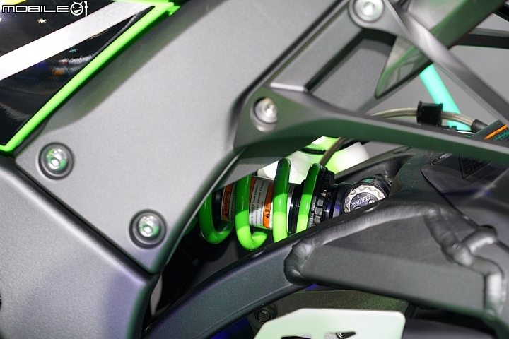 【五股重機展】WSBK 冠軍車款再進化 2019 Kawasaki ZX-10R 台灣正式上市！