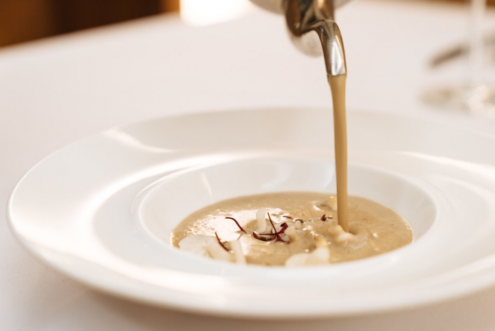 [台中西屯] 之前出差常帶老外客人來吃牛排，最近剛改為Semi Buffet形式的裕元映景觀餐廳