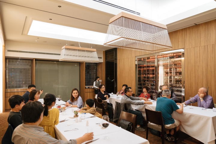 [台中西屯] 之前出差常帶老外客人來吃牛排，最近剛改為Semi Buffet形式的裕元映景觀餐廳