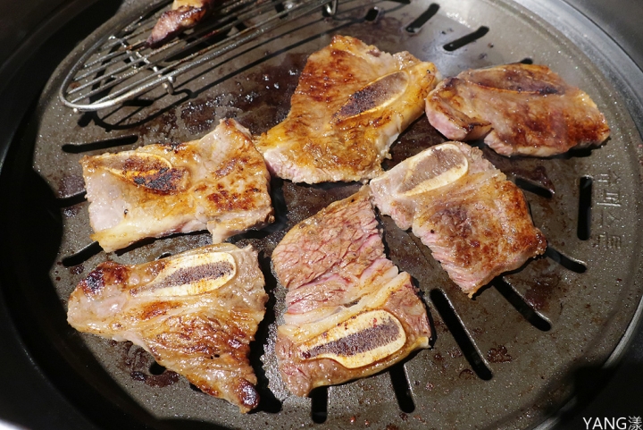 【東區】8292烤肉,東區韓式烤肉名店,不只肉好吃,副餐也不能錯過