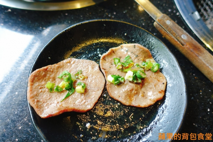 [食記] 台北中山 - 醬太郎日式燒肉 來場肉肉瘋狂燒烤 哈根達士 啤酒吃到飽 多樣美味自助吧 韓式辣雞腿年糕 滷牛肉 台北美食