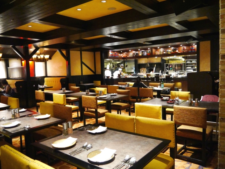 【台北市 中正區/捷運善導寺站】台北喜來登 披薩屋 PizzaPub-口味取代性高，CP值較低