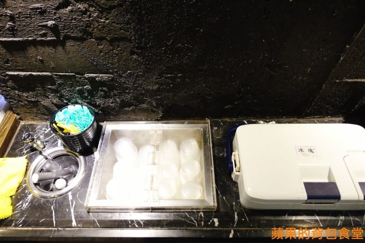 [食記] 台北中山 - 醬太郎日式燒肉 來場肉肉瘋狂燒烤 哈根達士 啤酒吃到飽 多樣美味自助吧 韓式辣雞腿年糕 滷牛肉 台北美食