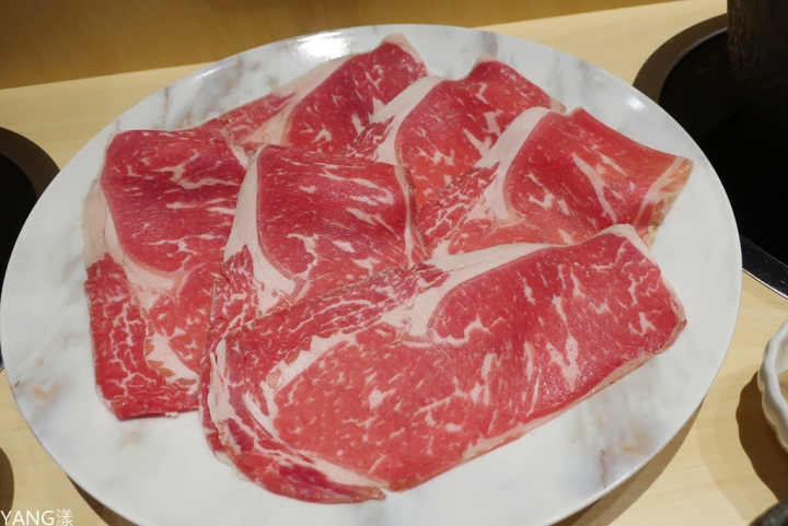 【新店】品鍋物料理，新店優質火鍋，高品質食材新鮮上桌，手作餐後甜點別錯過