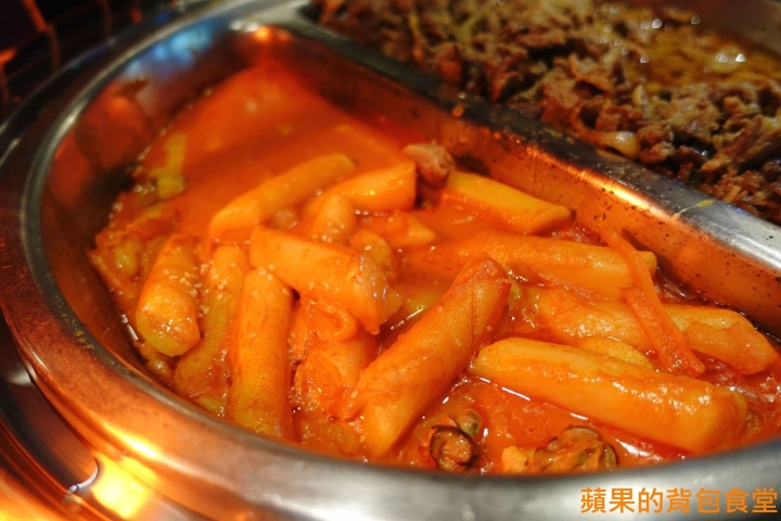 [食記] 台北中山 - 醬太郎日式燒肉 來場肉肉瘋狂燒烤 哈根達士 啤酒吃到飽 多樣美味自助吧 韓式辣雞腿年糕 滷牛肉 台北美食