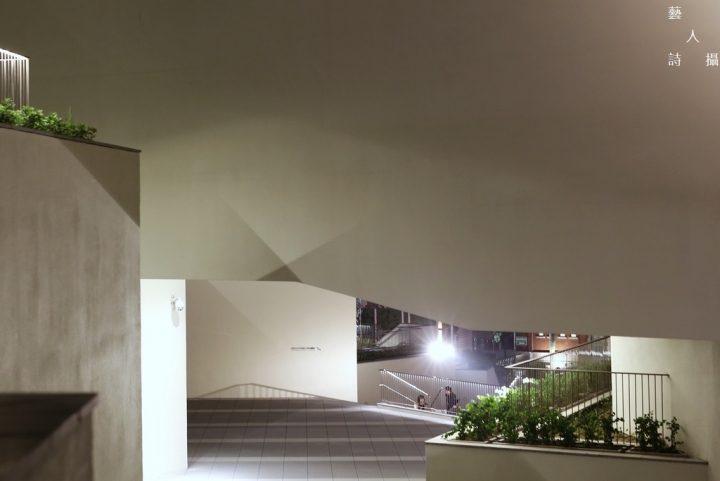 南風微涼，夜訪《臺南市美術館.二館》
