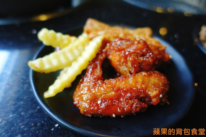 [食記] 台北中山 - 醬太郎日式燒肉 來場肉肉瘋狂燒烤 哈根達士 啤酒吃到飽 多樣美味自助吧 韓式辣雞腿年糕 滷牛肉 台北美食