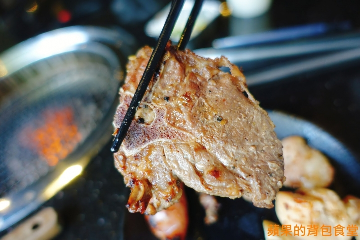 [食記] 台北中山 - 醬太郎日式燒肉 來場肉肉瘋狂燒烤 哈根達士 啤酒吃到飽 多樣美味自助吧 韓式辣雞腿年糕 滷牛肉 台北美食