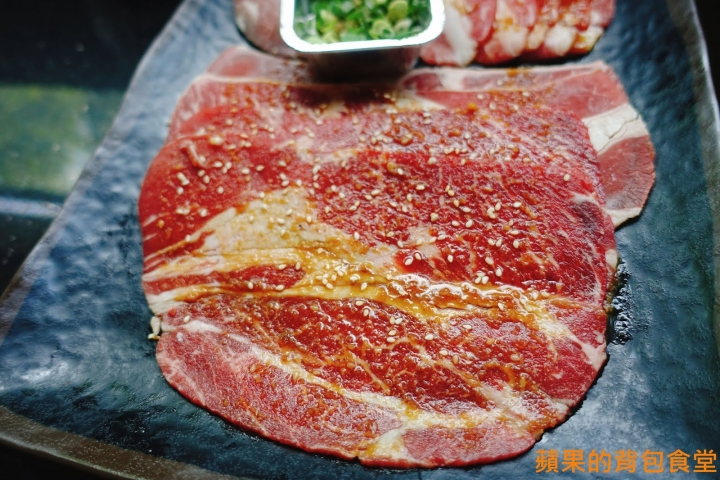 [食記] 台北中山 - 醬太郎日式燒肉 來場肉肉瘋狂燒烤 哈根達士 啤酒吃到飽 多樣美味自助吧 韓式辣雞腿年糕 滷牛肉 台北美食