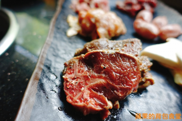 [食記] 台北中山 - 醬太郎日式燒肉 來場肉肉瘋狂燒烤 哈根達士 啤酒吃到飽 多樣美味自助吧 韓式辣雞腿年糕 滷牛肉 台北美食