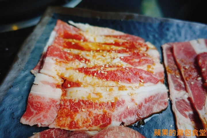 [食記] 台北中山 - 醬太郎日式燒肉 來場肉肉瘋狂燒烤 哈根達士 啤酒吃到飽 多樣美味自助吧 韓式辣雞腿年糕 滷牛肉 台北美食
