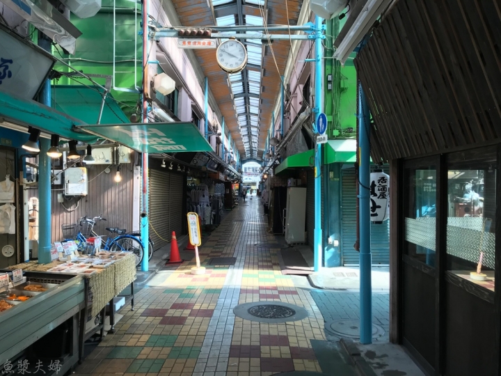 【美食。食記】東京 立石 葛飾區 目前日本第一的60年立食壽司 榮壽司 栄寿司 午餐 晚餐 握壽司 生魚片 推薦 菜單 價位 必吃