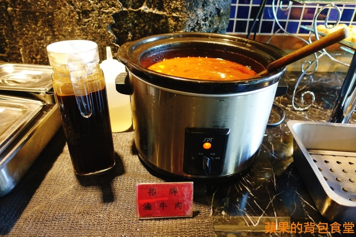 [食記] 台北中山 - 醬太郎日式燒肉 來場肉肉瘋狂燒烤 哈根達士 啤酒吃到飽 多樣美味自助吧 韓式辣雞腿年糕 滷牛肉 台北美食