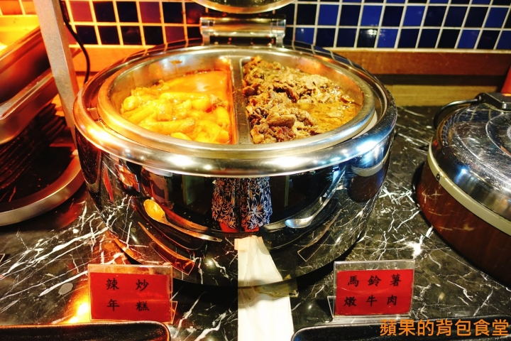 [食記] 台北中山 - 醬太郎日式燒肉 來場肉肉瘋狂燒烤 哈根達士 啤酒吃到飽 多樣美味自助吧 韓式辣雞腿年糕 滷牛肉 台北美食