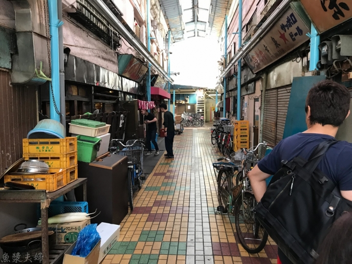 【美食。食記】東京 立石 葛飾區 目前日本第一的60年立食壽司 榮壽司 栄寿司 午餐 晚餐 握壽司 生魚片 推薦 菜單 價位 必吃