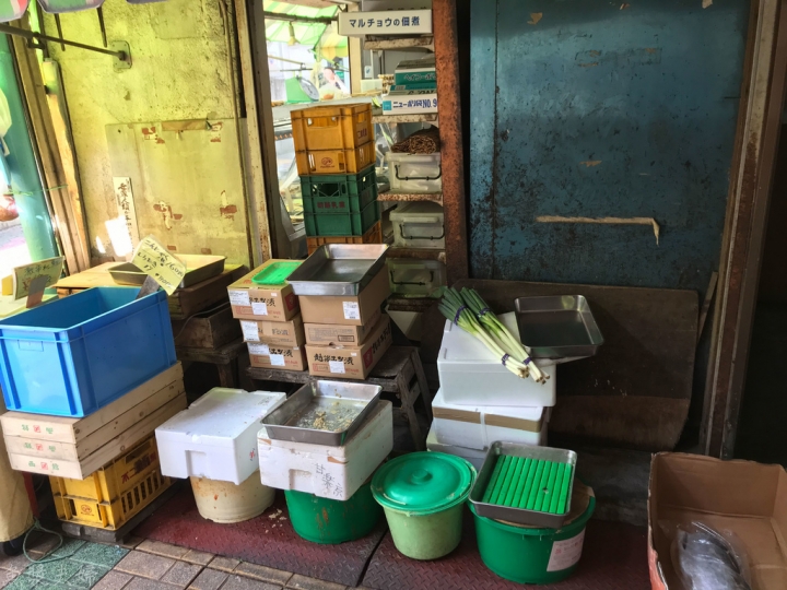 【美食。食記】東京 立石 葛飾區 目前日本第一的60年立食壽司 榮壽司 栄寿司 午餐 晚餐 握壽司 生魚片 推薦 菜單 價位 必吃