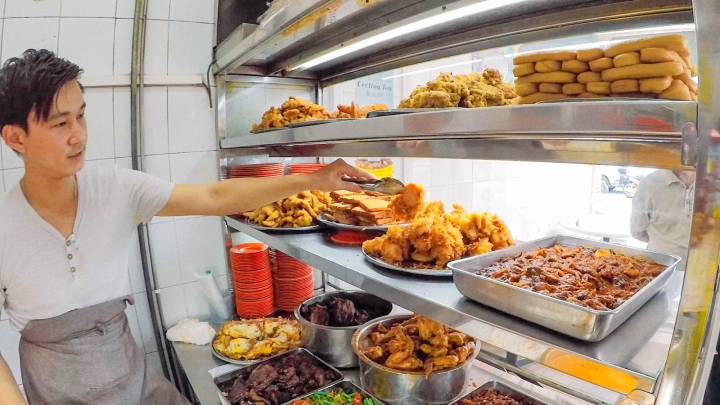 【新加坡Ep12】在理髮店裡吃剪刀剪的咖哩飯？新加坡在地人的特色排隊必吃美食推薦！｜美芝律剪刀剪咖喱飯｜花拉公園｜Farrer Park ｜Singapore｜旅行，路上。