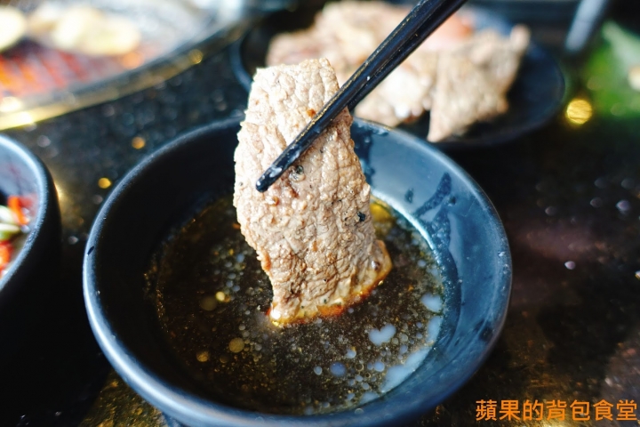 [食記] 台北中山 - 醬太郎日式燒肉 來場肉肉瘋狂燒烤 哈根達士 啤酒吃到飽 多樣美味自助吧 韓式辣雞腿年糕 滷牛肉 台北美食