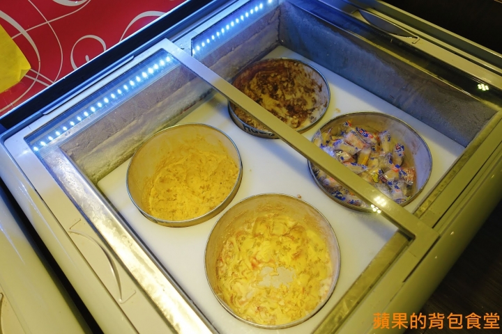 [食記] 台北中山 - 醬太郎日式燒肉 來場肉肉瘋狂燒烤 哈根達士 啤酒吃到飽 多樣美味自助吧 韓式辣雞腿年糕 滷牛肉 台北美食