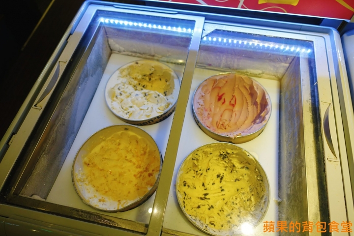 [食記] 台北中山 - 醬太郎日式燒肉 來場肉肉瘋狂燒烤 哈根達士 啤酒吃到飽 多樣美味自助吧 韓式辣雞腿年糕 滷牛肉 台北美食