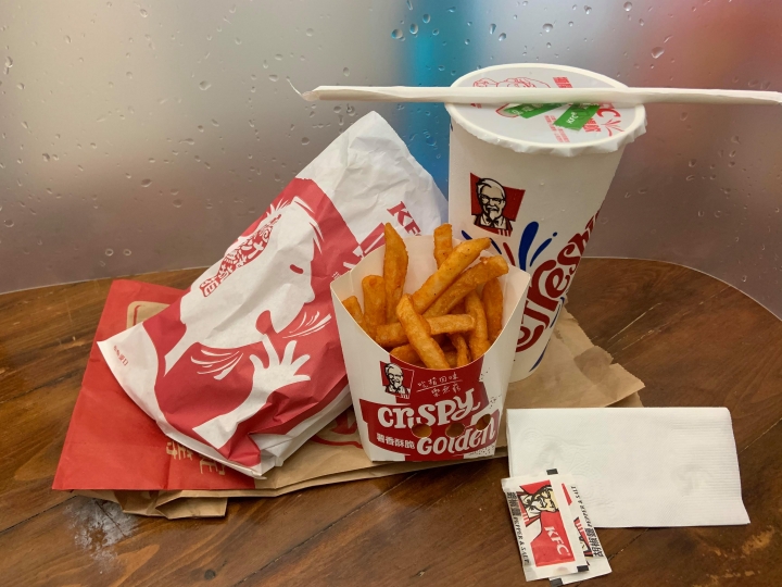速食店平價雞塊集評,林口臺地4家雞塊店:麥當勞、肯德基、胖老爹、夯立方