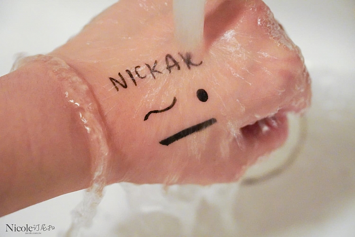 點我看大圖 開架時尚彩妝 NICKA K 妮卡 紐約時尚同步不間斷,雅緻奢華系列顯色唇膏/九色眼影盤 實用度大破表!