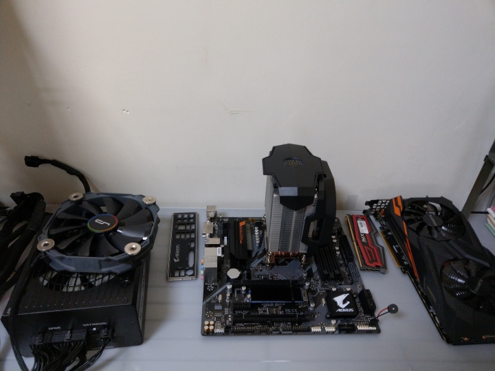 點我看大圖 (圖多)酷媽Cooler Master MasterBox Q500L ATX機殼 8.25更新
