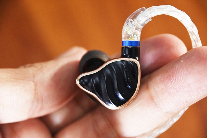 [開箱] FiiO FH7 一圈四鐵單晶銅鍍銀線材的 MMCX 可換線耳機