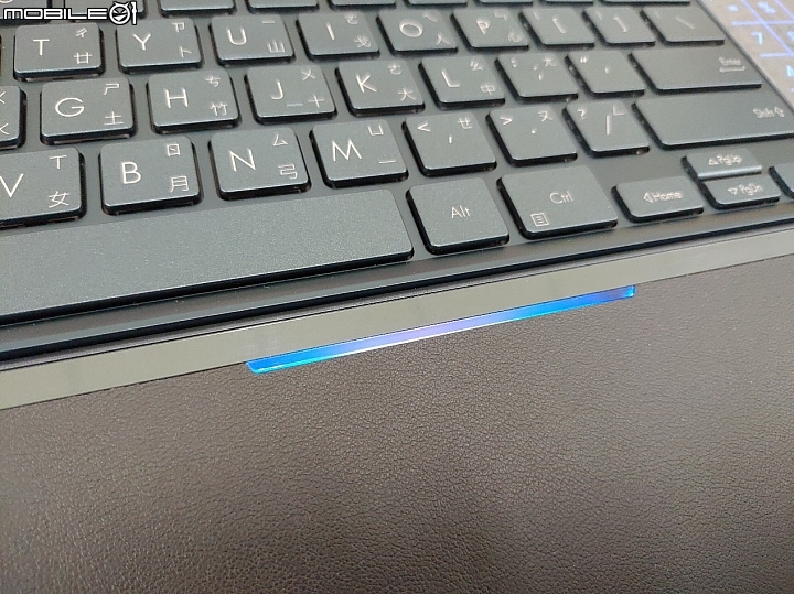 點我看大圖 華碩雙螢幕筆電 ZenBook Pro Duo UX581開箱