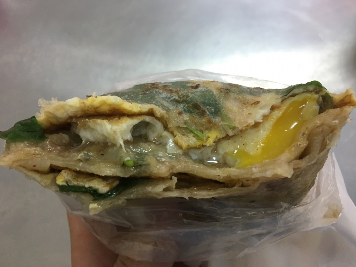 [食記] 新樹路爆漿蛋餅，台灣新北新莊的美味又多汁的蛋餅！