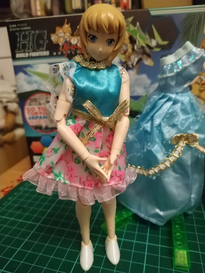 和女兒一起玩鋼彈